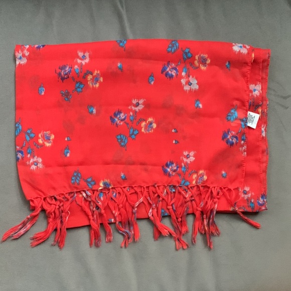 Arden B Aerie Bundle of Lightweight Floral Plaid Scarf - Picture 2 of 9